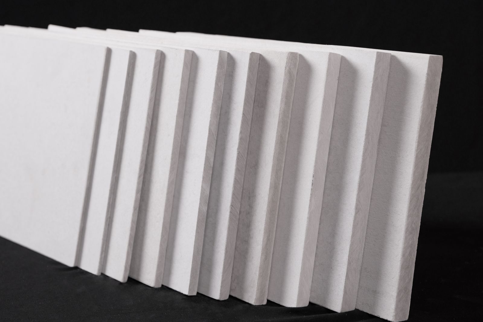 Điểm khác biệt làm nên ưu thế vượt trội của Shinko proboard là nguyên liệu sợi cellulose.