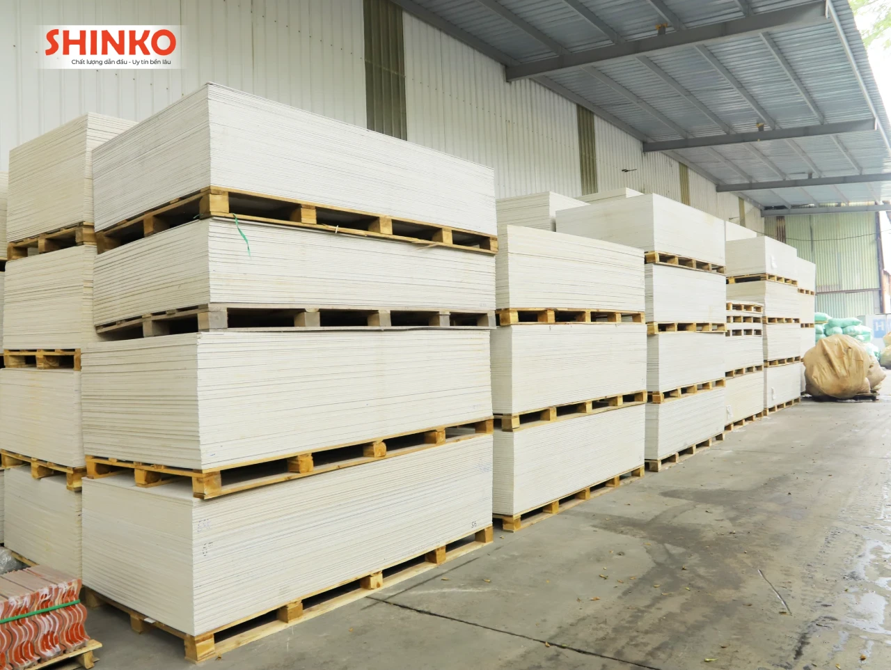 Trọng lượng tấm Cemboard SHINKO PROBOARD theo độ dày và ứng dụng thực tế